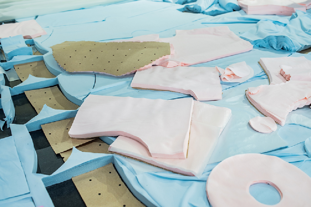 fabric cutting by auto cutter